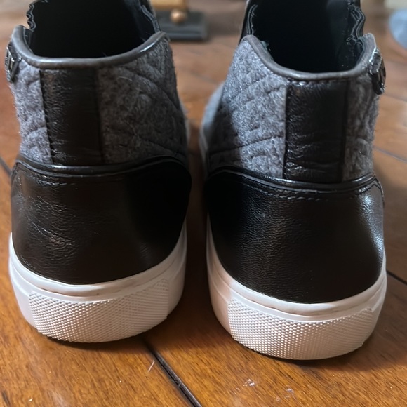 Tory Burch mid top sneakers in grey and black, size 8 - Picture 5 of 8